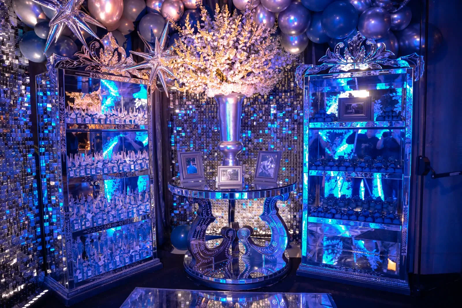 Decoração de festa de 15 anos tema Cristais — Kasa Torres São Paulo